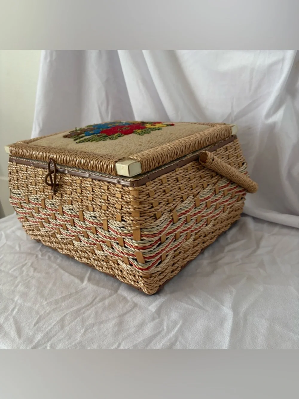 Vintage 70s wicker embroidered floral sewing basket container box home decor